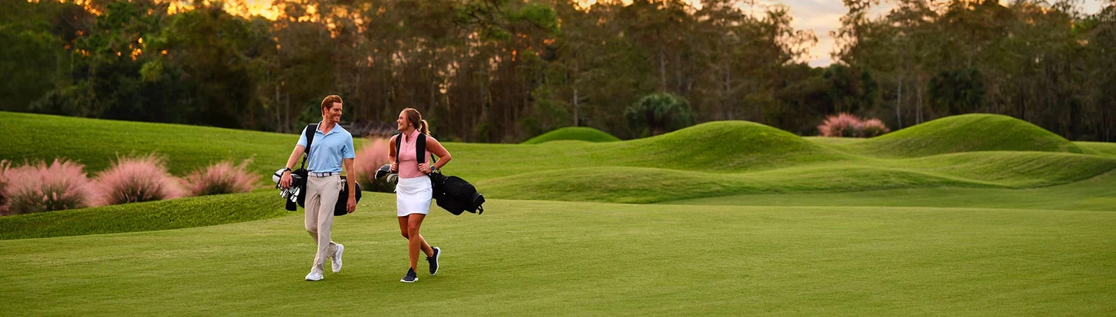 <section>
<p>Sürüş menzilinden son vuruşa kadar, golf oyununda çığır açan ilerlemeler kaydettik. Cihazlarımız arasında <br />golf fırlatma monitörleri, lazer mesafe ölçerler ve akıllı saatler yer alıyor ve bunlar, en iyi oyununuzu oynamanız için <br />ihtiyaç duyduğunuz içgörüler ve verilerle sizi yeni düşük seviyelere doğru yola koyacak — yaşınız veya beceri <br />seviyeniz ne olursa olsun. <br />En iyi golfünüzü oynayın ve binlerce önceden yüklenmiş uluslararası saha için size hassas mesafeler ve kapsamlı <br />golf özellikleri sunan Garmin'in sezgisel GPS golf cihazlarıyla oyununuzu hızlandırın.</p>
<div class="container">
<div class="row" style="padding-top: 20px;">
<div class="col-xs-12 col-sm-2 col-sm-offset-1">
<p style="padding-top: 15px;"><img src="https://www.garmin.com.tr/images/uploaded/Golf Serisi/indir (7).png" alt="Dijital Switching" /></p>
<p style="font-size: 14px; text-align: center;">43.000 ÖNCEDEN YÜKLENMIŞ PARKUR</p>
</div>
<div class="col-xs-12 col-sm-2">
<p style="padding-top: 15px;"><img src="https://www.garmin.com.tr/images/uploaded/Golf Serisi/indir (1) (2).png" alt="Dijital Switching" /></p>
<p style="font-size: 14px; text-align: center;">YEŞİL MANZARA</p>
</div>
<div class="col-xs-12 col-sm-2">
<p style="padding-top: 15px;"><img src="https://www.garmin.com.tr/images/uploaded/Golf Serisi/indir (2) (2).png" alt="Dijital Switching" /></p>
<p style="font-size: 14px; text-align: center;">SANAL CADDE</p>
</div>
<div class="col-xs-12 col-sm-2">
<p style="padding-top: 15px;"><img src="https://www.garmin.com.tr/images/uploaded/Golf Serisi/indir (3) (2).png" alt="Dijital Switching" /></p>
<p style="font-size: 14px; text-align: center;">TEHLİKE GÖRÜNÜMÜ</p>
</div>
<div class="col-xs-12 col-sm-2">
<p style="padding-top: 15px;"><img src="https://www.garmin.com.tr/images/uploaded/Golf Serisi/indir (4) (2).png" alt="Dijital Switching" /></p>
<p style="font-size: 14px; text-align: center;">PINPOINTER</p>
</div>
</div>
</div>
<div class="container">
<div class="row" style="padding-top: 20px;">
<div class="col-xs-12 col-sm-2 col-sm-offset-1">
<p style="padding-top: 15px;"><img src="https://www.garmin.com.tr/images/uploaded/Golf Serisi/indir (5) (1).png" alt="Dijital Switching" /></p>
<p style="font-size: 14px; text-align: center;">RÜZGAR HIZI &amp; YÖNÜ</p>
</div>
<div class="col-xs-12 col-sm-2">
<p style="padding-top: 15px;"><img src="https://www.garmin.com.tr/images/uploaded/Golf Serisi/indir (6) (1).png" alt="Dijital Switching" /></p>
<p style="font-size: 14px; text-align: center;">YEŞİL KONTUR VERİLERİ</p>
</div>
<div class="col-xs-12 col-sm-2">
<p style="padding-top: 15px;"><img src="https://www.garmin.com.tr/images/uploaded/Golf Serisi/indir (7) (1).png" alt="Dijital Switching" /></p>
<p style="font-size: 14px; text-align: center;">GARMIN GOLF ™ UYGULAMASI</p>
</div>
<div class="col-xs-12 col-sm-2">
<p style="padding-top: 15px;"><img src="https://www.garmin.com.tr/images/uploaded/Golf Serisi/indir (8).png" alt="Dijital Switching" /></p>
<p style="font-size: 14px; text-align: center;">OYUN BENZERI UZAKLIK</p>
</div>
<div class="col-xs-12 col-sm-2">
<p style="padding-top: 15px;"><img src="https://www.garmin.com.tr/images/uploaded/Golf Serisi/indir (9).png" alt="Dijital Switching" /></p>
<p style="font-size: 14px; text-align: center;">UZUN PİL ÖMRÜ</p>
</div>
</div>
</div>
</section>