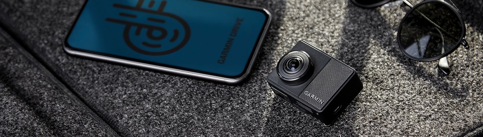 Garmin Dash Cam 67W